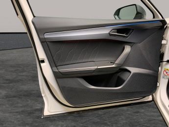 Cupra Formentor 1.4 eHybrid 12.8kWh V2 Plug-in DSG (204 ps) - LED - REVERSE CAM 