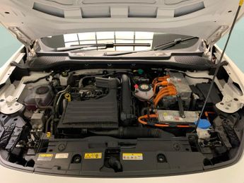 Cupra Formentor 1.4 eHybrid 12.8kWh V2 Plug-in DSG (204 ps) - LED - REVERSE CAM 