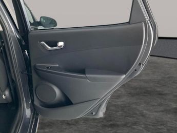 Hyundai Kona 64kWh Premium (10.5kW Charger) (204 ps) - HEATED SEATS - HEATED 