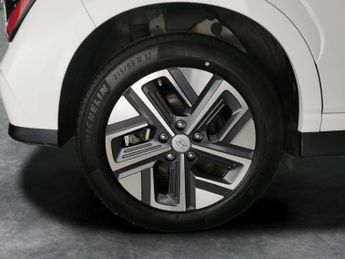 Hyundai Kona 39kWh SE Connect (10.5kW Charger) (136 ps) - LED - REVERSE CAM -