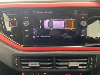 Volkswagen Polo 2.0 TSI GTI DSG (207 ps) - AUTO HEADLIGHTS - SPORTS SEATS - USB 