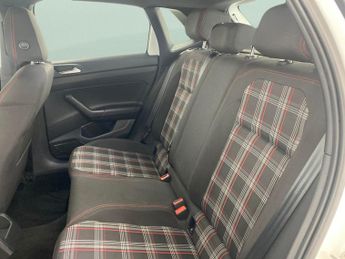 Volkswagen Polo 2.0 TSI GTI DSG (207 ps) - AUTO HEADLIGHTS - SPORTS SEATS - USB 