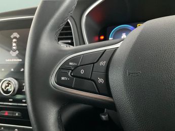 Renault Megane 1.6 E-TECH 9.8kWh Iconic Plug-in (160 ps) - CRUISE - DRIVING MOD
