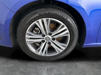 Renault Megane 1.6 E-TECH 9.8kWh Iconic Plug-in (160 ps) - CRUISE - DRIVING MOD