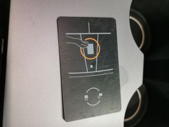 Tesla Model Y (Dual Motor) Long Range 4WDE (384 bhp) - REVERSE CAM - NAV - LEA