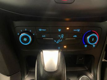 Ford Focus 1.5 TDCi ST-Line Powershift (120 ps) - WIFI - BLUETOOTH - CRUISE