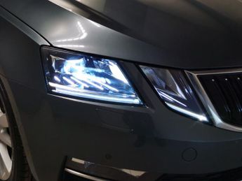 Skoda Octavia 1.4 TSI SE L DSG (150 ps) - CRUISE - AIR CON - SD CARD MEDIA INP