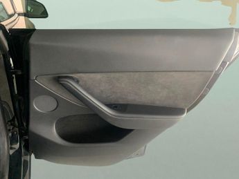 Tesla Model Y (Dual Motor) Long Range 4WDE (384 bhp) - REVERSE CAM - NAV - LEA