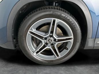 Mercedes-Benz GLA 1.3 GLA200 AMG Line 7G-DCT (163 ps) - HEATED SEATS - ALCANTARA