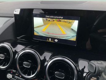 Mercedes-Benz GLA 1.3 GLA200 AMG Line 7G-DCT (163 ps) - HEATED SEATS - ALCANTARA