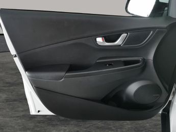 Hyundai Kona 39kWh SE Connect (10.5kW Charger) (136 ps) - LED - REVERSE CAM -