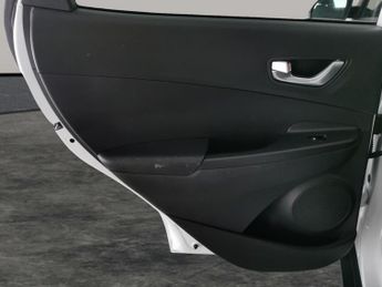 Hyundai Kona 39kWh SE Connect (10.5kW Charger) (136 ps) - LED - REVERSE CAM -