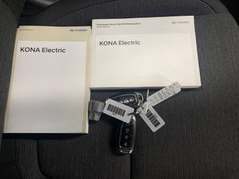 Hyundai Kona 39kWh SE Connect (10.5kW Charger) (136 ps) - LED - REVERSE CAM -