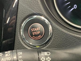 Nissan Qashqai 1.3 DIG-T N-Motion DCT (160 ps) - REVERSE CAM - NAV - HEATED LEA