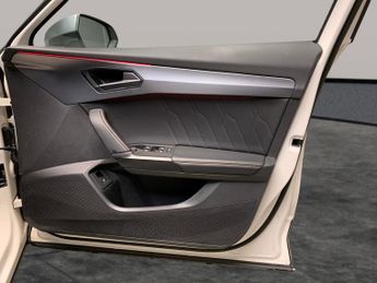 Cupra Formentor 1.4 eHybrid 12.8kWh V2 Plug-in DSG (204 ps) - LED - REVERSE CAM 