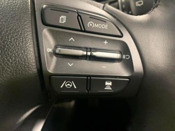 Hyundai Kona 39kWh SE Connect (10.5kW Charger) (136 ps) - LED - REVERSE CAM -