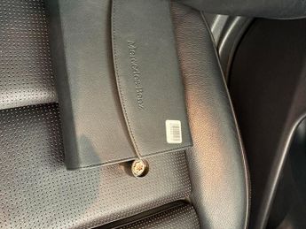 Mercedes-Benz GLA 2.1 GLA220d AMG Line (Premium) 7G-DCT 4MATIC (170 ps) - KEYLESS-