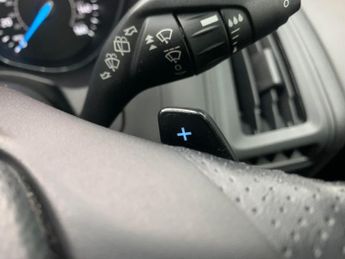 Ford Focus 1.5 TDCi ST-Line Powershift (120 ps) - WIFI - BLUETOOTH - CRUISE