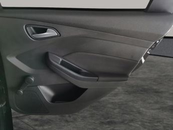 Ford Focus 1.5 TDCi ST-Line Powershift (120 ps) - WIFI - BLUETOOTH - CRUISE