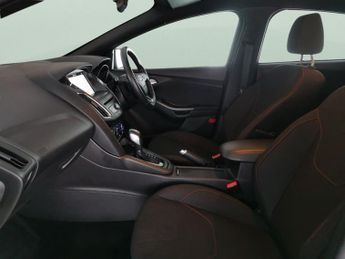 Ford Focus 1.5 TDCi ST-Line Powershift (120 ps) - WIFI - BLUETOOTH - CRUISE