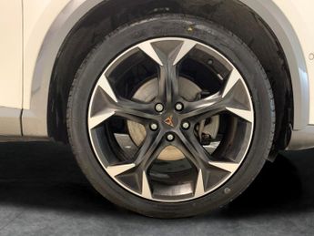 Cupra Formentor 1.4 eHybrid 12.8kWh V2 Plug-in DSG (204 ps) - LED - REVERSE CAM 