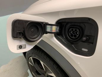 Cupra Formentor 1.4 eHybrid 12.8kWh V2 Plug-in DSG (204 ps) - LED - REVERSE CAM 