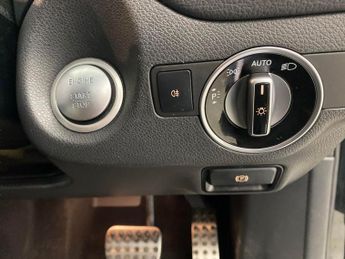 Mercedes-Benz GLA 2.1 GLA220d AMG Line (Premium) 7G-DCT 4MATIC (170 ps) - KEYLESS-