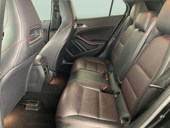 Mercedes-Benz GLA 2.1 GLA220d AMG Line (Premium) 7G-DCT 4MATIC (170 ps) - CRUISE