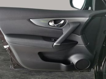 Nissan Qashqai 1.3 DIG-T N-Motion DCT (160 ps) - REVERSE CAM - NAV - HEATED LEA