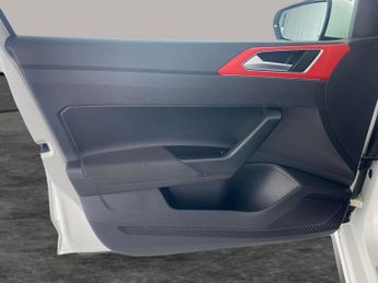 Volkswagen Polo 2.0 TSI GTI DSG (207 ps) - AUTO HEADLIGHTS - SPORTS SEATS - USB 