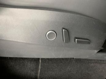 Tesla Model Y (Dual Motor) Long Range 4WDE (384 bhp) - REVERSE CAM - NAV - LEA