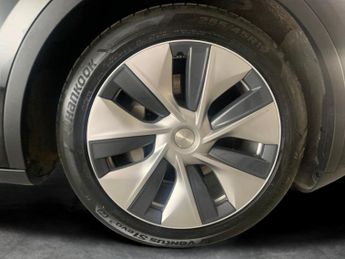Tesla Model Y (Dual Motor) Long Range 4WDE (384 bhp) - REVERSE CAM - NAV - LEA