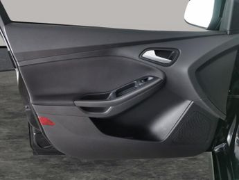 Ford Focus 1.5 TDCi ST-Line Powershift (120 ps) - WIFI - BLUETOOTH - CRUISE