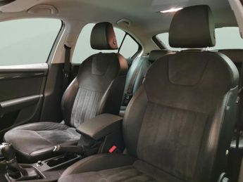 Skoda Octavia 1.4 TSI SE L DSG (150 ps) - CRUISE - AIR CON - SD CARD MEDIA INP