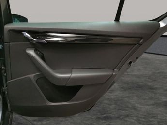 Skoda Octavia 1.4 TSI SE L DSG (150 ps) - CRUISE - AIR CON - SD CARD MEDIA INP