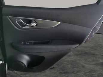 Nissan Qashqai 1.3 DIG-T N-Motion DCT (160 ps) - REVERSE CAM - NAV - HEATED LEA