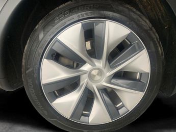 Tesla Model Y (Dual Motor) Long Range 4WDE (384 bhp) - REVERSE CAM - NAV - LEA