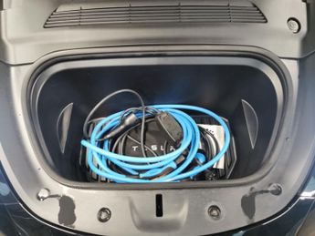 Tesla Model Y (Dual Motor) Long Range 4WDE (384 bhp) - REVERSE CAM - NAV - LEA