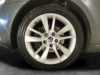 Skoda Octavia 1.4 TSI SE L DSG (150 ps) - CRUISE - AIR CON - SD CARD MEDIA INP