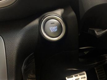 Hyundai Kona 39kWh SE Connect (10.5kW Charger) (136 ps) - LED - REVERSE CAM -