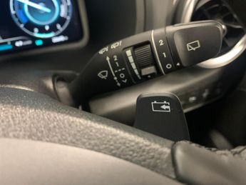 Hyundai Kona 39kWh SE Connect (10.5kW Charger) (136 ps) - LED - REVERSE CAM -