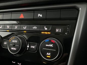 Volkswagen T-Roc 1.5 TSI EVO Active DSG (150 ps) - BLUETOOTH - SPEED LIMIT RECOG