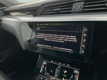 Audi e-tron 55 S line Sportback quattro 95kWh (11kW Charger) (408 ps) - LED