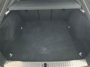 Audi e-tron 55 S line Sportback quattro 95kWh (11kW Charger) (408 ps) - LED