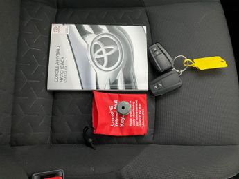 Toyota Corolla 1.8 VVT-h Design CVT (122 ps) - PARK ASSIST - LED - REVERSE CAM