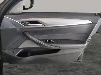 BMW 5 Series 2.0 520d M Sport xDrive (190 ps) - HK AUDIO - REVERSE CAM - DAKO