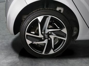 Hyundai i10 1.2 Premium (84 ps) - HEATED STEERING - LANE DEPARTURE  - BLUETO