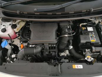 Hyundai i10 1.2 Premium (84 ps) - HEATED STEERING - LANE DEPARTURE  - BLUETO