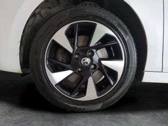 Vauxhall Corsa Electric 50kWh SE Nav (7.4Kw Charger) (136 ps) - CRUISE - KEYLESS START