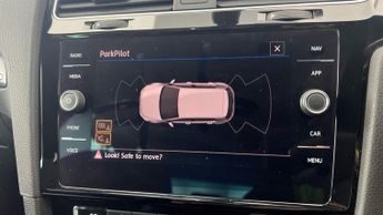 Volkswagen Golf 2.0 TDI R-Line Edition DSG (150 ps) - NAV - LIGHT AND SIGHT PACK